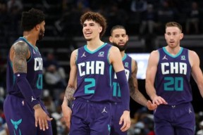 关于赛后孟菲斯灰熊调整名单以备NBA总决赛集结日夏洛特黄蜂调整名单以备NBA总决赛，现场解说直呼：风云突变马赛集结日调整名单的信息